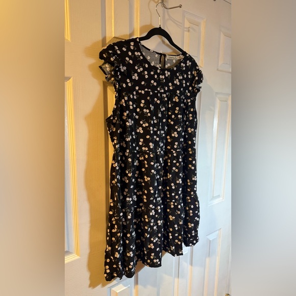 Liberty Love Black Dress with White Floral Design - Picture 2 of 6